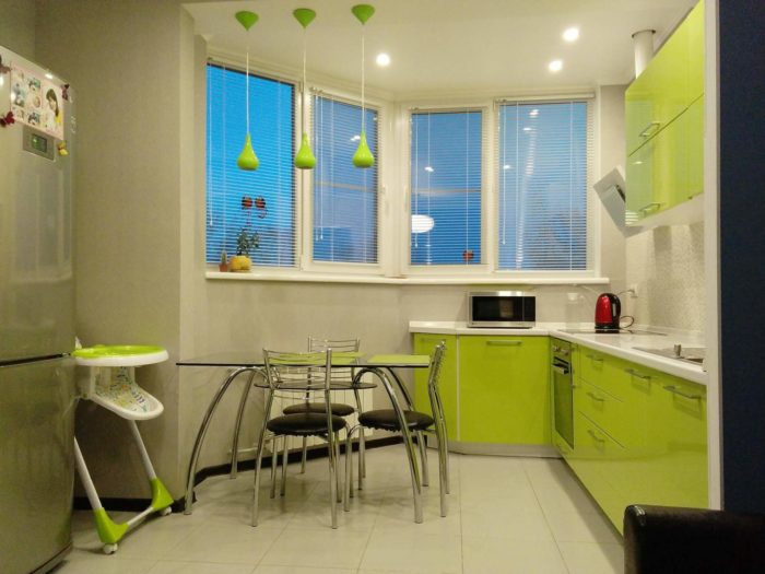 Интерьер кухни совмещенной с балконом - 80 фото-идей